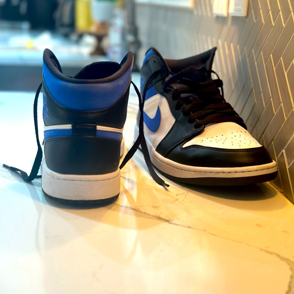 Men’s size 12 Jordan Mid
